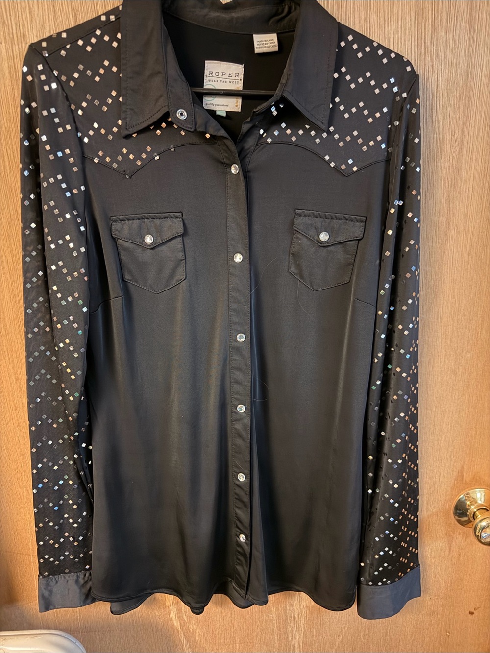 Roper Woman’s Black Western Shirt with Metallic Diamond Print